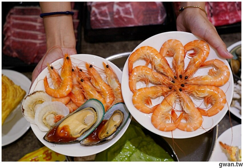 台中這間吃到飽好狂！銅板價升級和牛火鍋吃到飽，不限時、免停車費，還有免費兒童遊戲區！