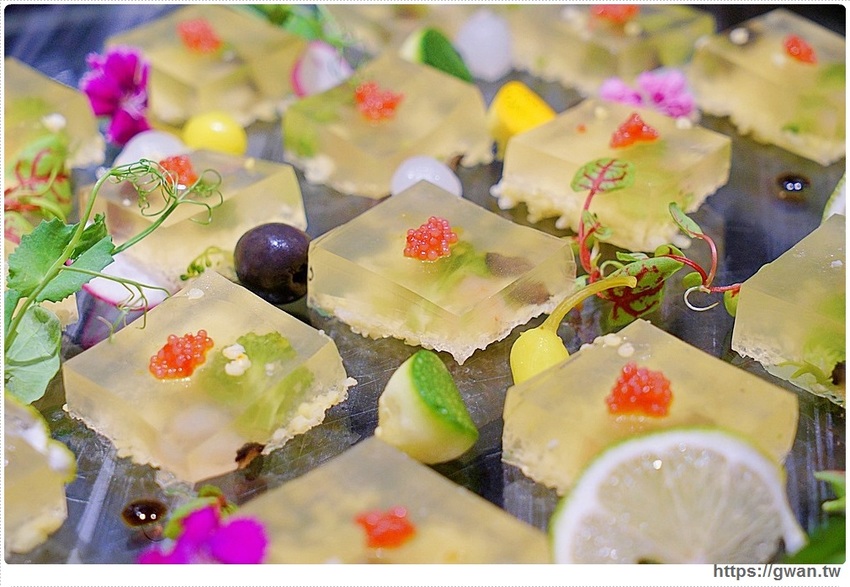 台中吃到飽～近百道料理、甜點、生啤無限享用，還有期間限定潮創中菜！！