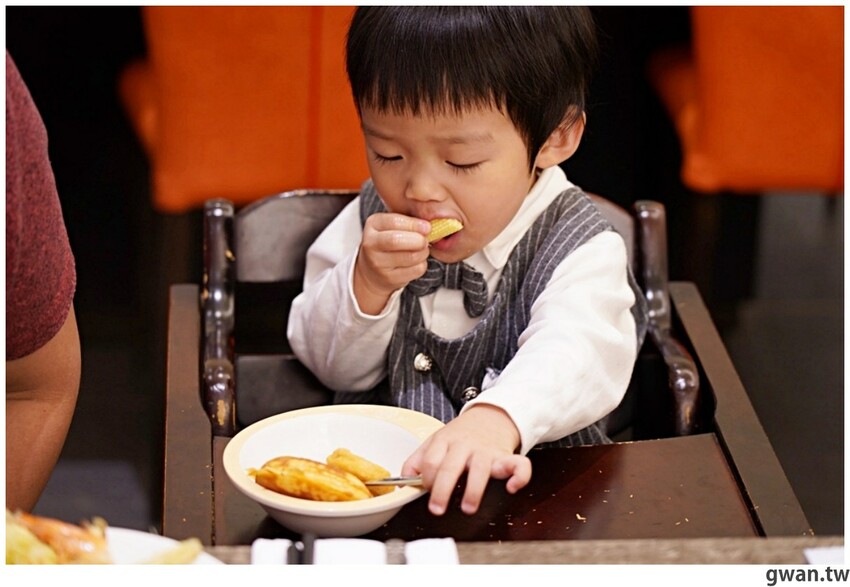 台中這間吃到飽好狂！銅板價升級和牛火鍋吃到飽，不限時、免停車費，還有免費兒童遊戲區！