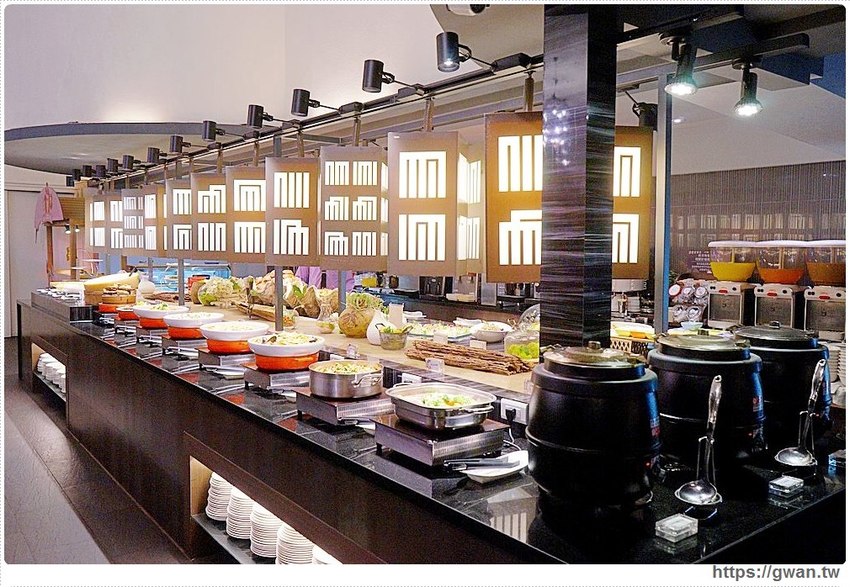 台中吃到飽～近百道料理、甜點、生啤無限享用，還有期間限定潮創中菜！！