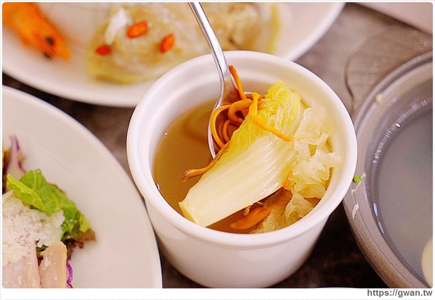 台中吃到飽～近百道料理、甜點、生啤無限享用，還有期間限定潮創中菜！！