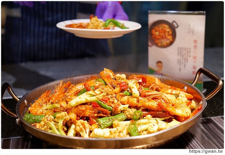 台中吃到飽～近百道料理、甜點、生啤無限享用，還有期間限定潮創中菜！！