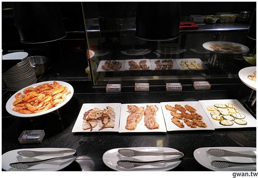 台中這間吃到飽好狂！銅板價升級和牛火鍋吃到飽，不限時、免停車費，還有免費兒童遊戲區！