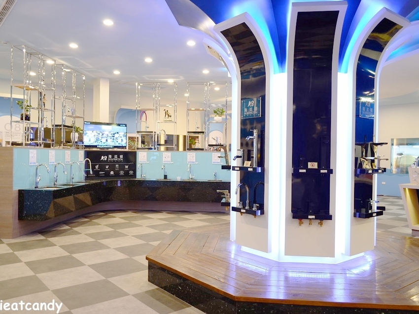 彰化新景點！整面3D彩繪牆，戲水池、白沙遊戲區，一枚硬幣可以玩半天。