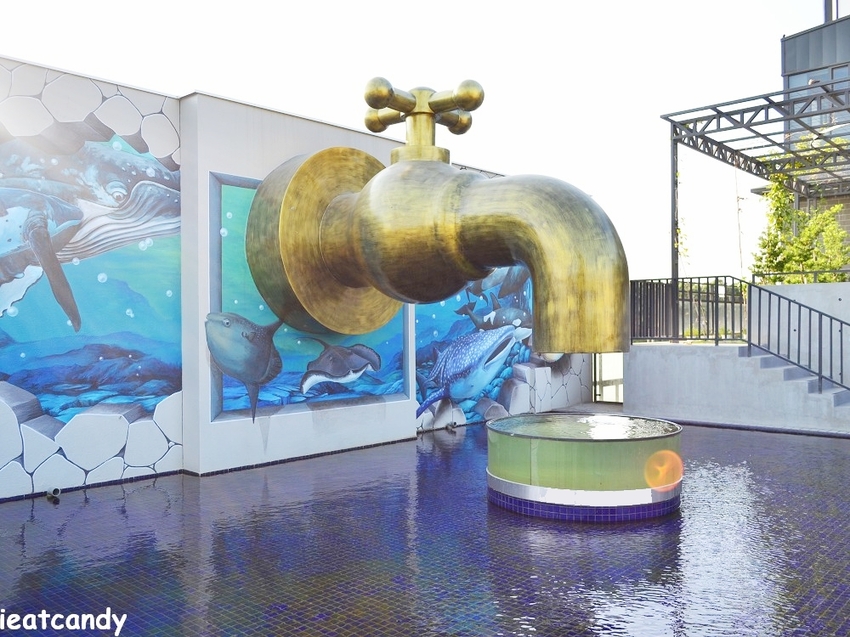 彰化新景點！整面3D彩繪牆，戲水池、白沙遊戲區，一枚硬幣可以玩半天。