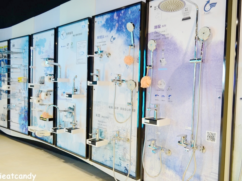 彰化新景點！整面3D彩繪牆，戲水池、白沙遊戲區，一枚硬幣可以玩半天。