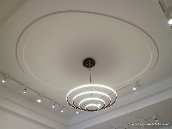 酒飽甜千層蛋捲:台中伴手禮推薦│酒飽甜千層蛋捲〃愛心造型蛋捲超療癒,送禮自用兩相宜~