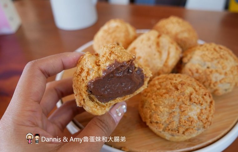 《新竹新豐下午茶推薦》豐蛋糕咖啡烘焙館下午茶推薦。平價美食爆漿NG泡芙只要10元銅板價好便宜。健康米布丁大人小孩都愛。內用黑咖啡免費喝︱明新科技大學附近(影片)