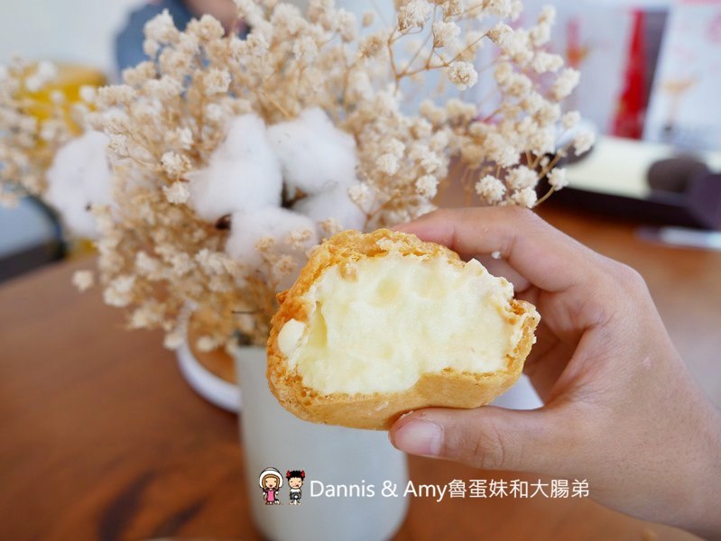 《新竹新豐下午茶推薦》豐蛋糕咖啡烘焙館下午茶推薦。平價美食爆漿NG泡芙只要10元銅板價好便宜。健康米布丁大人小孩都愛。內用黑咖啡免費喝︱明新科技大學附近（影片）