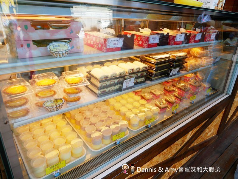 《新竹新豐下午茶推薦》豐蛋糕咖啡烘焙館下午茶推薦。平價美食爆漿NG泡芙只要10元銅板價好便宜。健康米布丁大人小孩都愛。內用黑咖啡免費喝︱明新科技大學附近(影片)