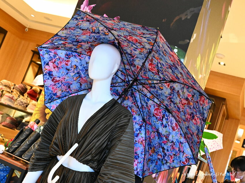 大振豐洋傘週年慶開跑，虎年最應景聯名「我不是胖虎」，全年最優惠，1/7-1/10限時10天全館8折起，第二支0元，還有原價1024元，任選三支1000元，搶便宜趁現在！