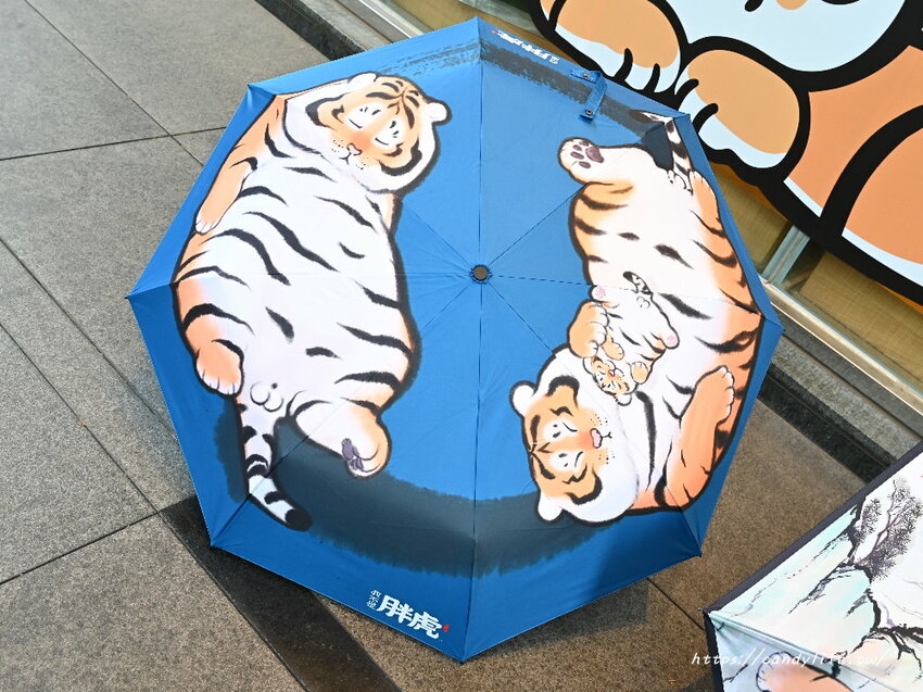 大振豐洋傘週年慶開跑，虎年最應景聯名「我不是胖虎」，全年最優惠，1/7-1/10限時10天全館8折起，第二支0元，還有原價1024元，任選三支1000元，搶便宜趁現在！