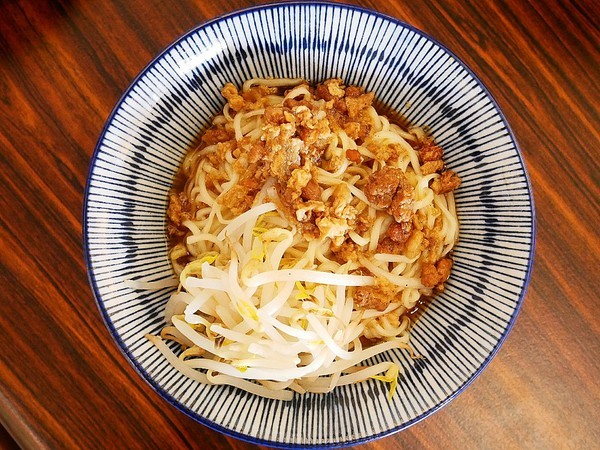 拌麵1990：拌麵1990-台中霧峰平價麵食館  鄰近朝陽大學宿舍  學生覓食超方便  銅板價就能填飽肚子