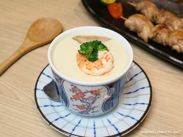 本鰻魚：台中美食│本 鰻魚料理屋〃太平人氣鰻魚專賣店，鰻魚重飯一鰻兩吃，還有丼飯、串燒等料理，對面有超大免費停車場～