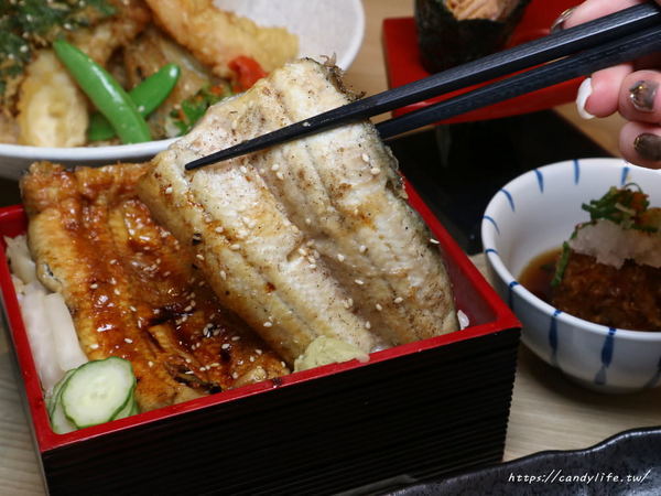 本鰻魚：台中美食│本 鰻魚料理屋〃太平人氣鰻魚專賣店，鰻魚重飯一鰻兩吃，還有丼飯、串燒等料理，對面有超大免費停車場～