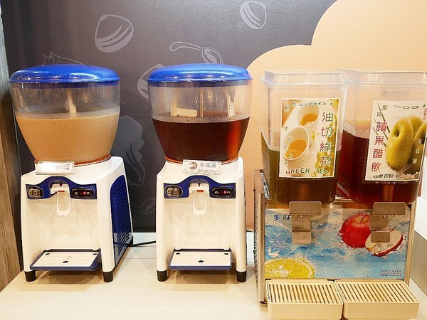 想想鍋物：想想鍋物-台中新開幕火鍋  西屯東興路上最耀眼的一家店  店內提供火鍋也販售藥膳食補  一起來品嚐霸氣海陸拼盤