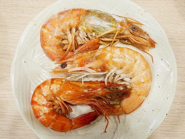 想想鍋物：想想鍋物-台中新開幕火鍋  西屯東興路上最耀眼的一家店  店內提供火鍋也販售藥膳食補  一起來品嚐霸氣海陸拼盤