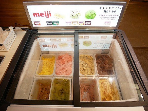 想想鍋物：想想鍋物-台中新開幕火鍋  西屯東興路上最耀眼的一家店  店內提供火鍋也販售藥膳食補  一起來品嚐霸氣海陸拼盤