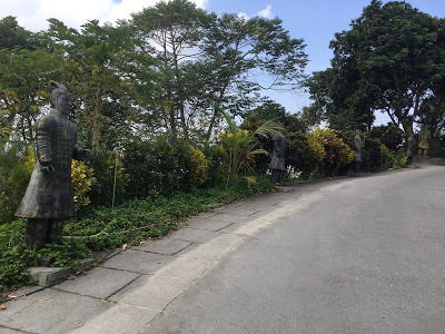 [台南旅遊] 白河萬里長城文化主題館｜仿萬里長城風情的登山步道、看得到摸得到的兵馬俑和台灣文物、彷彿穿梭到古代宮廷的古裝體驗，適合親子旅遊休閒的台南新景點！