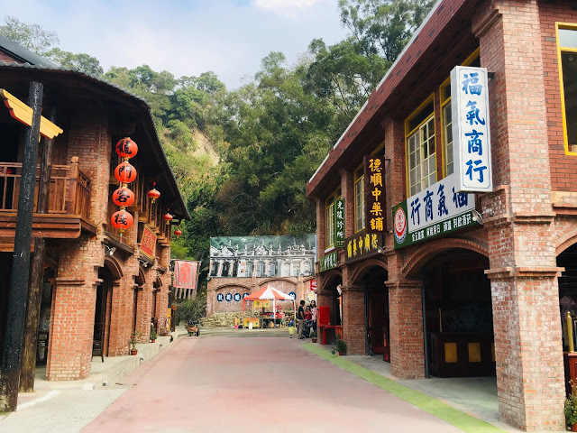 [台南旅遊] 白河萬里長城文化主題館｜仿萬里長城風情的登山步道、看得到摸得到的兵馬俑和台灣文物、彷彿穿梭到古代宮廷的古裝體驗，適合親子旅遊休閒的台南新景點！