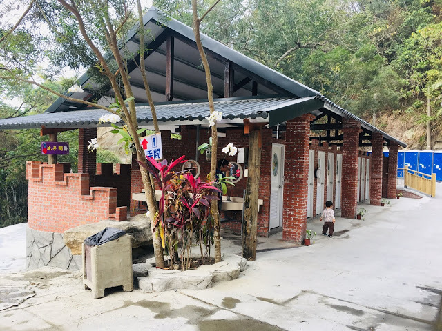 [台南旅遊] 白河萬里長城文化主題館｜仿萬里長城風情的登山步道、看得到摸得到的兵馬俑和台灣文物、彷彿穿梭到古代宮廷的古裝體驗，適合親子旅遊休閒的台南新景點！