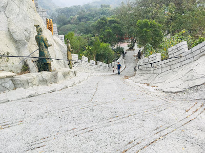 [台南旅遊] 白河萬里長城文化主題館｜仿萬里長城風情的登山步道、看得到摸得到的兵馬俑和台灣文物、彷彿穿梭到古代宮廷的古裝體驗，適合親子旅遊休閒的台南新景點！