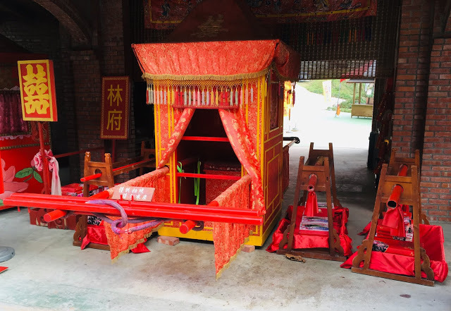 [台南旅遊] 白河萬里長城文化主題館｜仿萬里長城風情的登山步道、看得到摸得到的兵馬俑和台灣文物、彷彿穿梭到古代宮廷的古裝體驗，適合親子旅遊休閒的台南新景點！