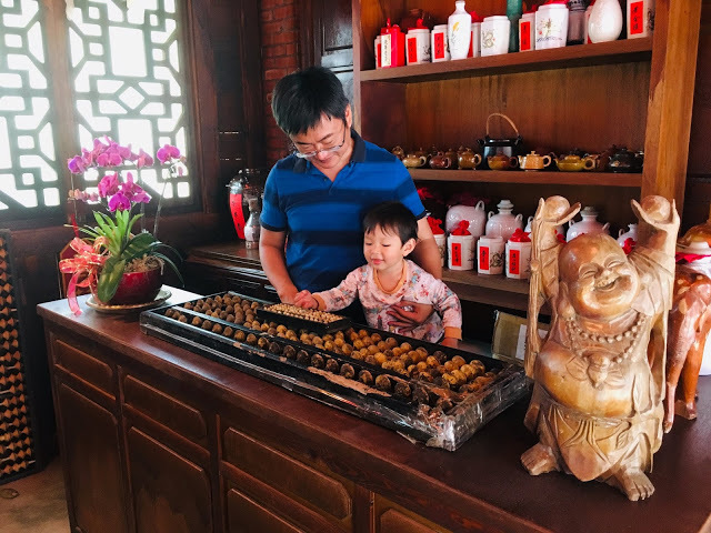 [台南旅遊] 白河萬里長城文化主題館｜仿萬里長城風情的登山步道、看得到摸得到的兵馬俑和台灣文物、彷彿穿梭到古代宮廷的古裝體驗，適合親子旅遊休閒的台南新景點！