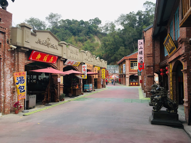 [台南旅遊] 白河萬里長城文化主題館｜仿萬里長城風情的登山步道、看得到摸得到的兵馬俑和台灣文物、彷彿穿梭到古代宮廷的古裝體驗，適合親子旅遊休閒的台南新景點！