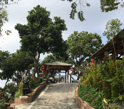 [台南旅遊] 白河萬里長城文化主題館｜仿萬里長城風情的登山步道、看得到摸得到的兵馬俑和台灣文物、彷彿穿梭到古代宮廷的古裝體驗，適合親子旅遊休閒的台南新景點！