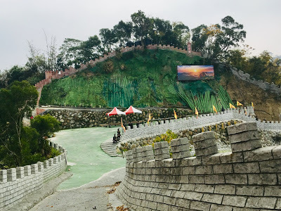 [台南旅遊] 白河萬里長城文化主題館｜仿萬里長城風情的登山步道、看得到摸得到的兵馬俑和台灣文物、彷彿穿梭到古代宮廷的古裝體驗，適合親子旅遊休閒的台南新景點！