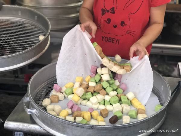 盧大爸 手工饅頭 彩虹小饅頭:台中美食│盧大爸 手工饅頭 彩虹小饅頭〃14年老店,超夯彩虹小饅頭,宅配訂單已排到兩個月後啦~