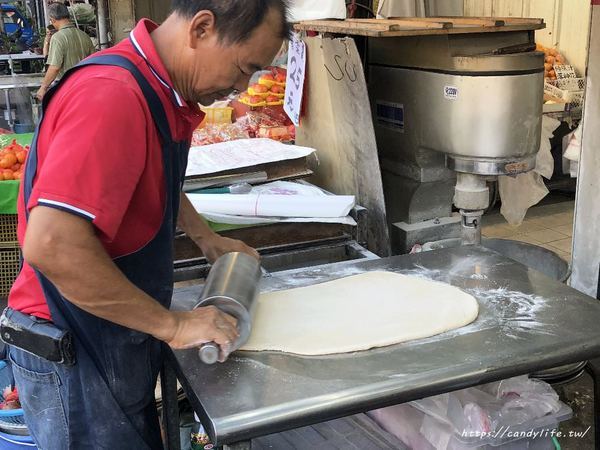 盧大爸 手工饅頭 彩虹小饅頭:台中美食│盧大爸 手工饅頭 彩虹小饅頭〃14年老店,超夯彩虹小饅頭,宅配訂單已排到兩個月後啦~