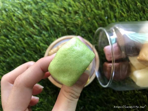 盧大爸 手工饅頭 彩虹小饅頭:台中美食│盧大爸 手工饅頭 彩虹小饅頭〃14年老店,超夯彩虹小饅頭,宅配訂單已排到兩個月後啦~