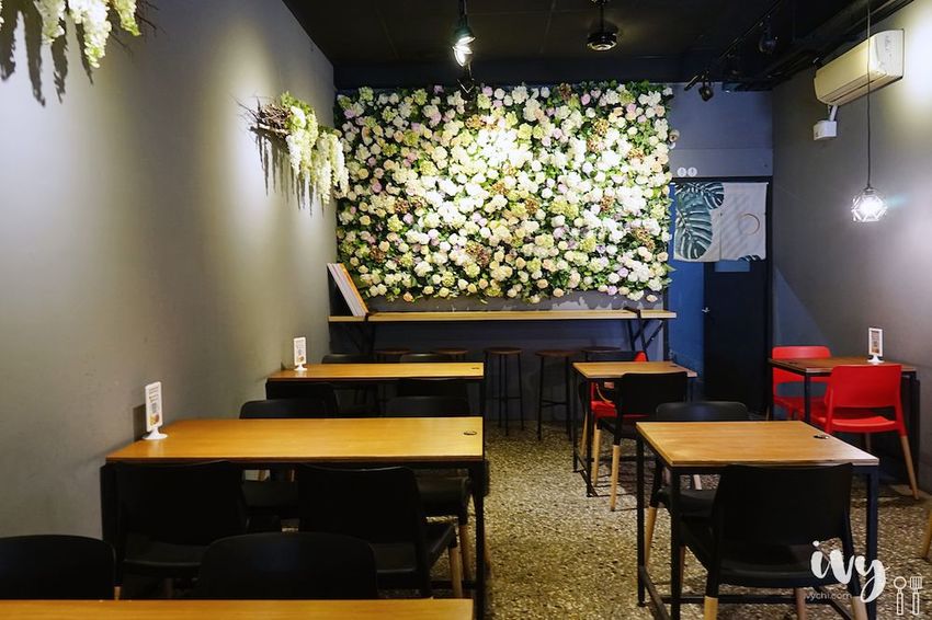 花越香越式料理|走進台中森林系越南餐廳，大片花牆任你拍，清甜爽口的味道很開胃！ - 艾薇覓食趣