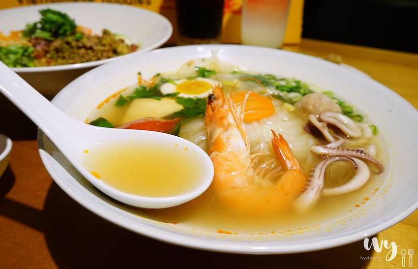 花越香越式料理|走進台中森林系越南餐廳，大片花牆任你拍，清甜爽口的味道很開胃！ - 艾薇覓食趣