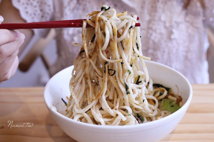 員林王爺到。深夜食堂！員林新派茶館,吃飯也能翻王爺令牌 - Nana愛旅行札記