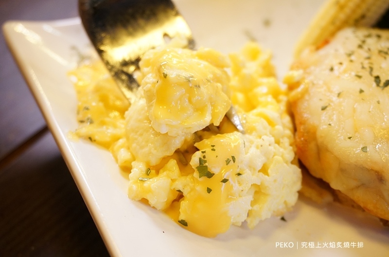 究極上火焰炙燒牛排.究極牛排.板橋牛排.板橋美食.板橋車站美食.究極牛排菜單.戰斧牛排.板橋厚切牛排.