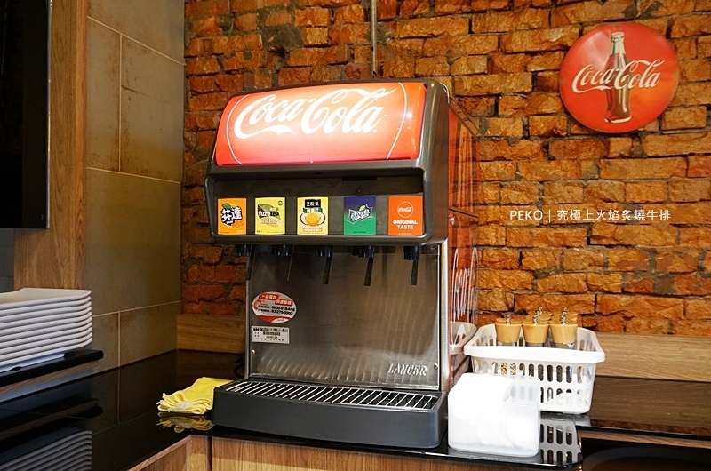 究極上火焰炙燒牛排.究極牛排.板橋牛排.板橋美食.板橋車站美食.究極牛排菜單.戰斧牛排.板橋厚切牛排.