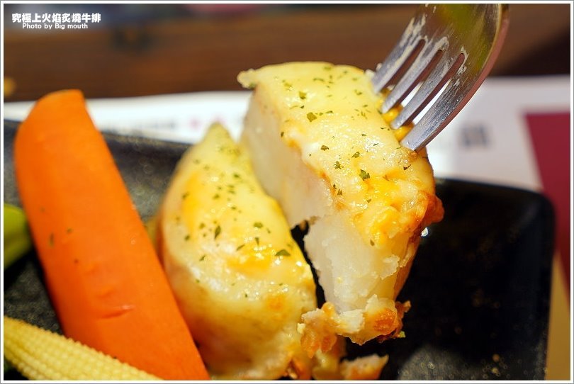 【板橋牛排】究極上火焰炙燒牛排.平價厚切牛排推薦!起司老饕牛排、法式迷迭香豬肋排必點!