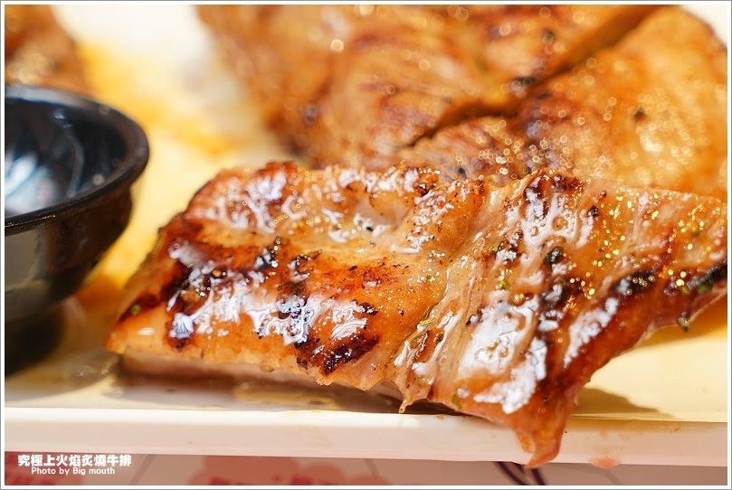 【板橋牛排】究極上火焰炙燒牛排.平價厚切牛排推薦!起司老饕牛排、法式迷迭香豬肋排必點!