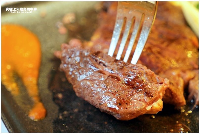 【板橋牛排】究極上火焰炙燒牛排.平價厚切牛排推薦!起司老饕牛排、法式迷迭香豬肋排必點!