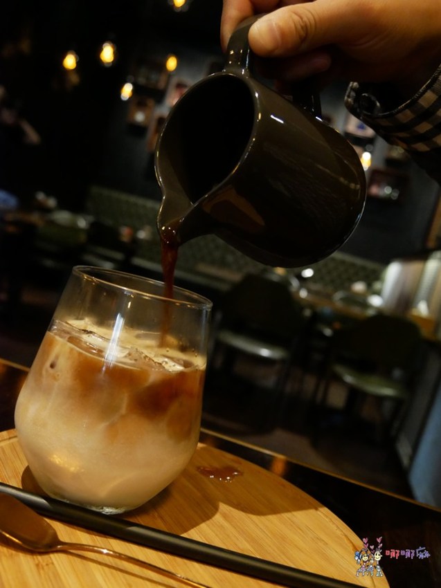 八妹婆婆, 忠貞美食, 米干, 英國啤酒, 過橋米線, 龍岡米干,聚餐