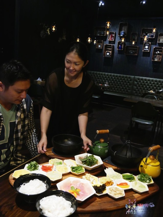 八妹婆婆, 忠貞美食, 米干, 英國啤酒, 過橋米線, 龍岡米干,聚餐