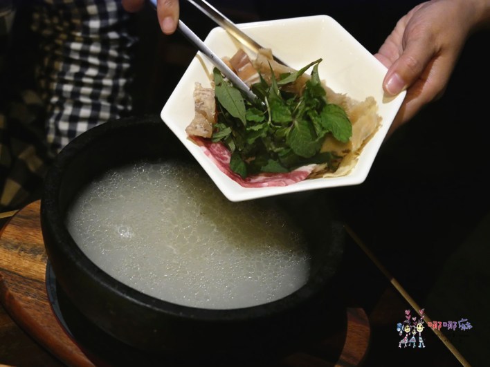 八妹婆婆, 忠貞美食, 米干, 英國啤酒, 過橋米線, 龍岡米干,聚餐