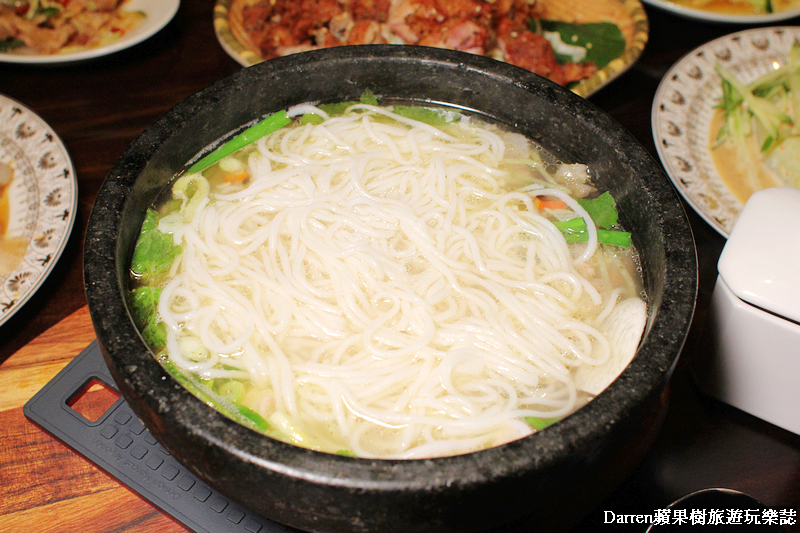 『桃園忠貞美食』八妹婆婆/桃園米線龍崗米干推薦/英式復古風餐廳吃雲南料理 - Darren蘋果樹旅遊玩樂誌