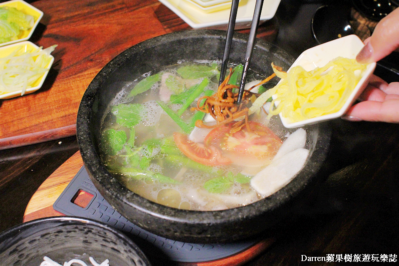 『桃園忠貞美食』八妹婆婆/桃園米線龍崗米干推薦/英式復古風餐廳吃雲南料理 - Darren蘋果樹旅遊玩樂誌