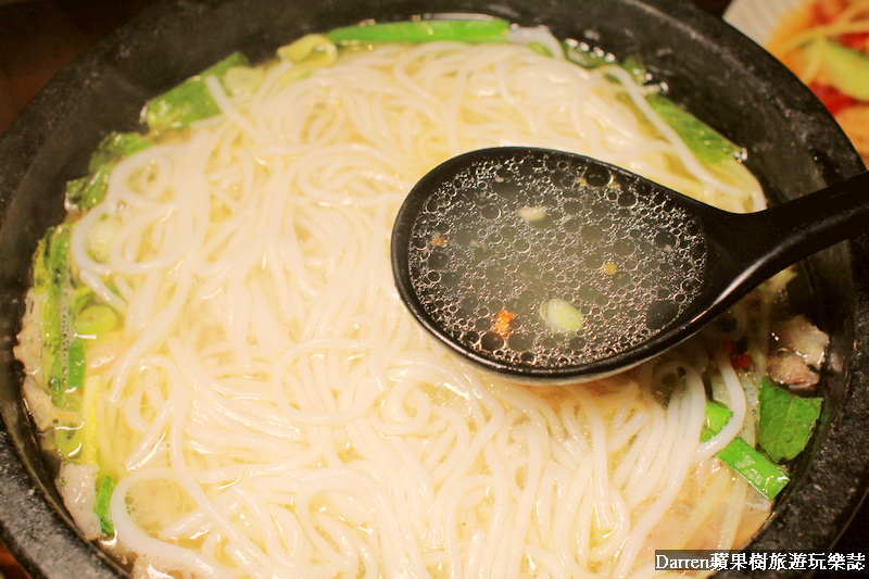 『桃園忠貞美食』八妹婆婆/桃園米線龍崗米干推薦/英式復古風餐廳吃雲南料理 - Darren蘋果樹旅遊玩樂誌