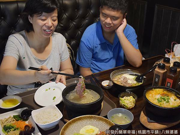 八妹婆婆24-開心的母子倆.JPG