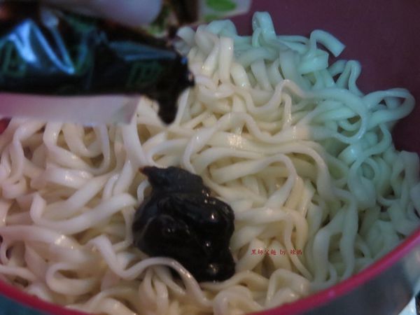 黑師父麵26.JPG